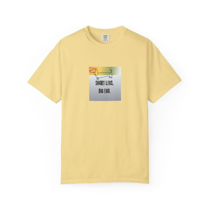 Yellow  t-shirt short legs, big ego dachshund